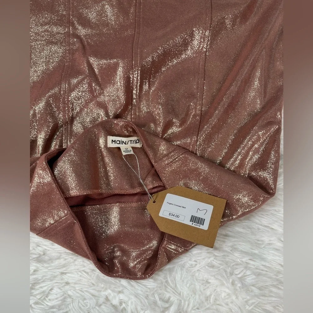 Main Strip | Fingers Crossed Skirt | NWT!